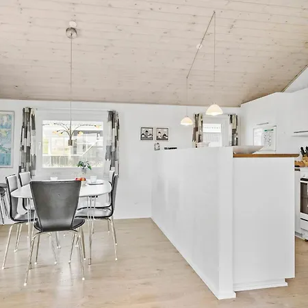 Cozy Home In Harboore With Sauna בית נופש *
